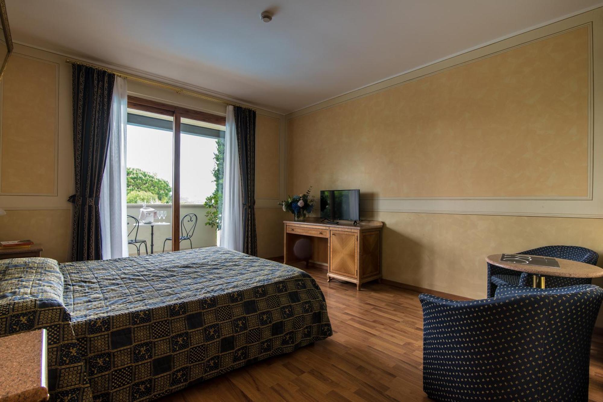 Hotel Porta Del Sole 4*